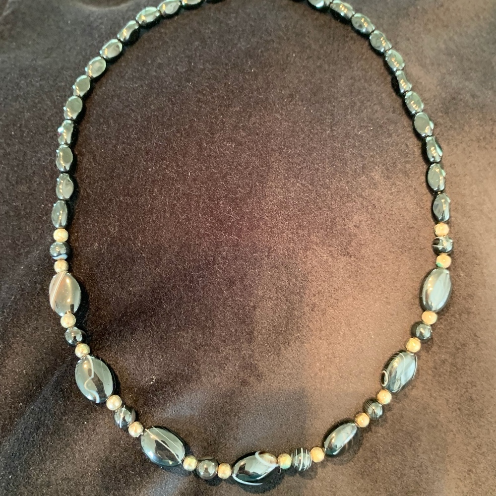 Black and silver tone beaded necklace, 18"